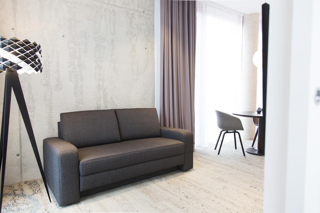 Toploft The Aparthotel Crailsheim Zimmer foto